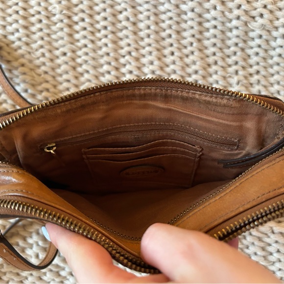 Fossil Crossbody - Picture 3 of 5